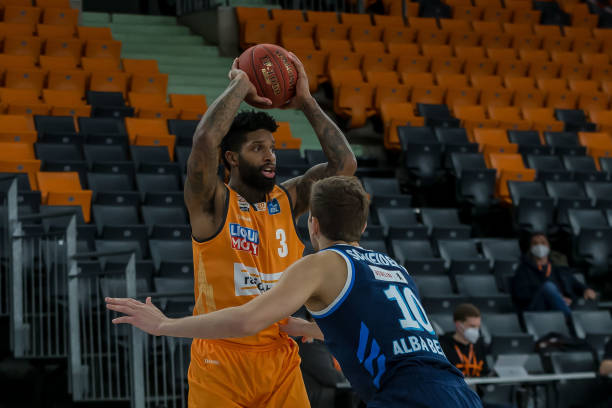 与引援方面 与引援方面